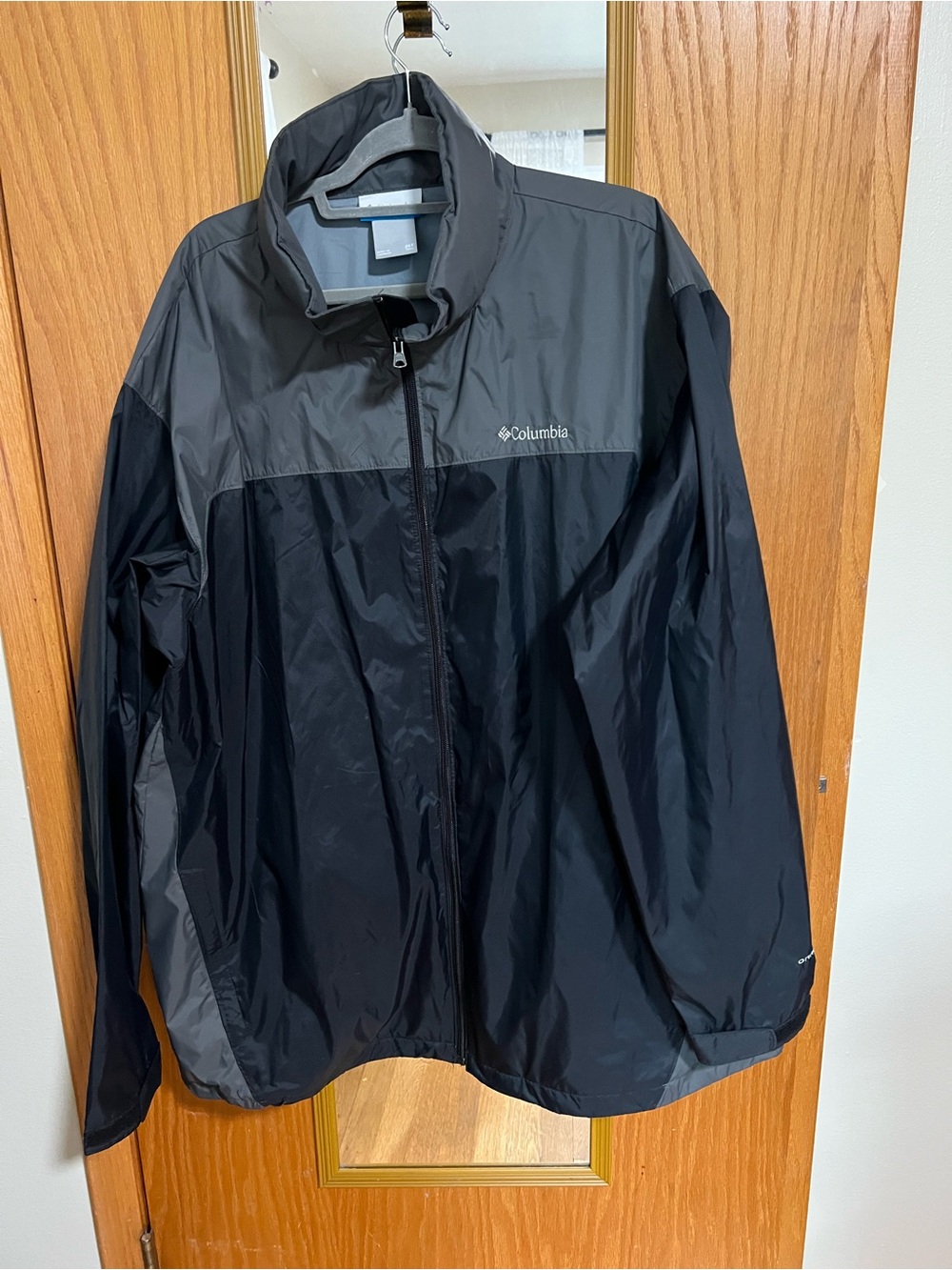 Columbia Men's Black and Dark Gray Packable Rain Jacket